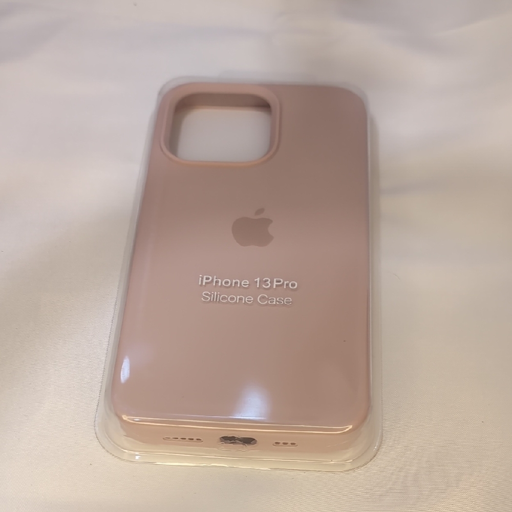 Apple iPhone 13 Pro Silicone Case - Soft Pink